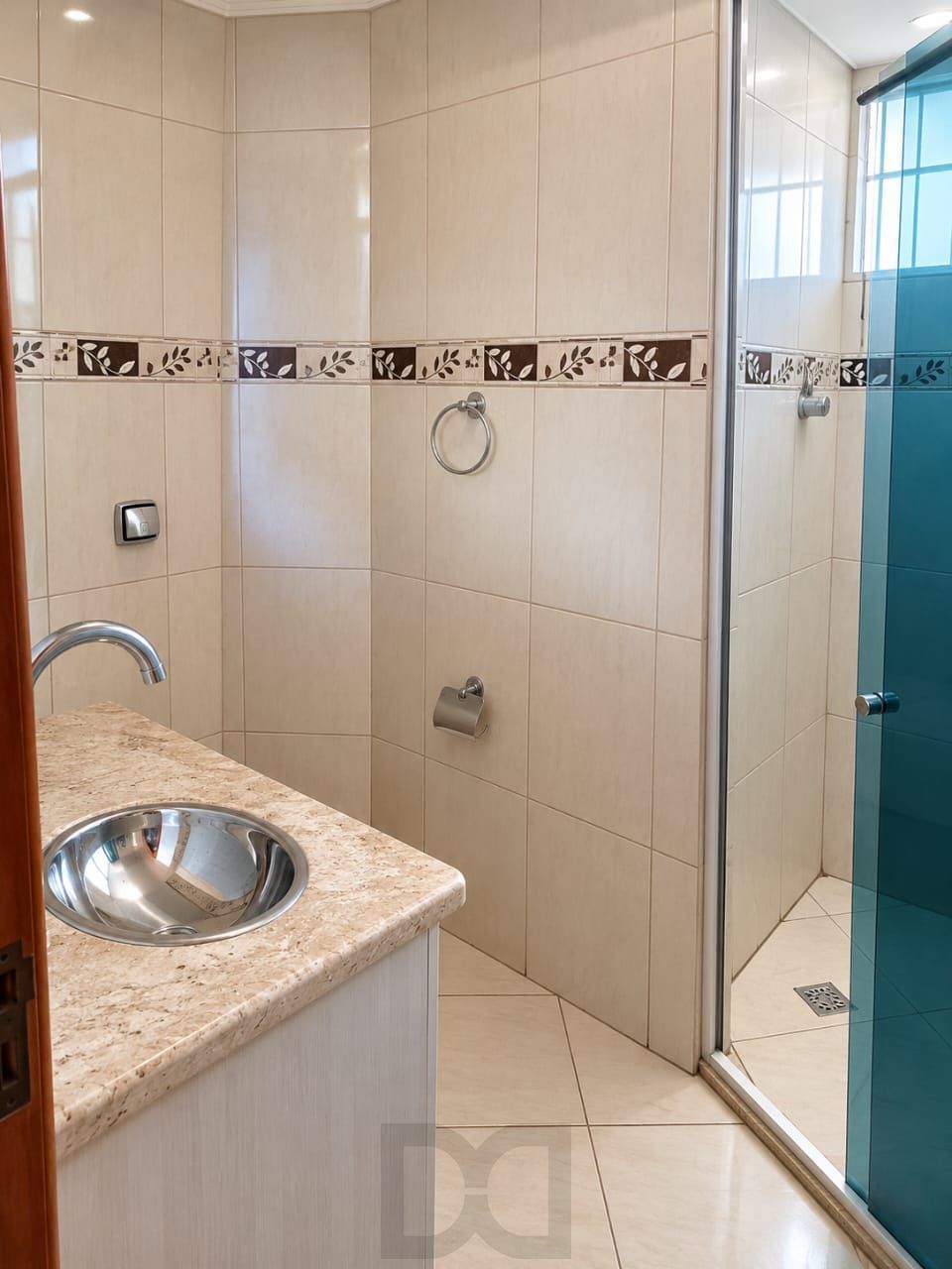 Apartamento com 02 quartos, 02 Banheiros no Bairro Partenon em Porto Alegre — foto 4