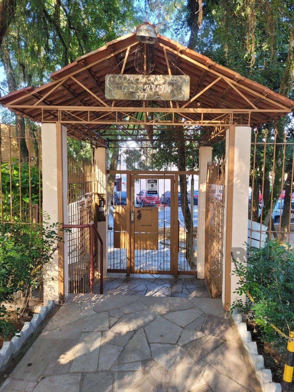 Sobrado para Venda - 36m², 2 dormitórios, 1 vaga - Guarujá, Porto Alegre — foto 2