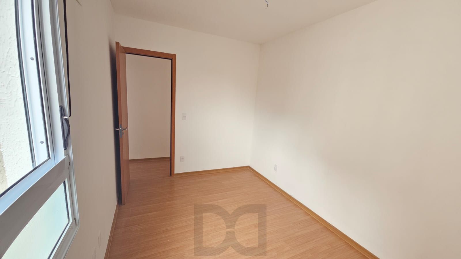 Apartamento 2 dormitórios , suíte , sacada com churrasqueira , 1 vaga de garagem coberta ! — foto 5