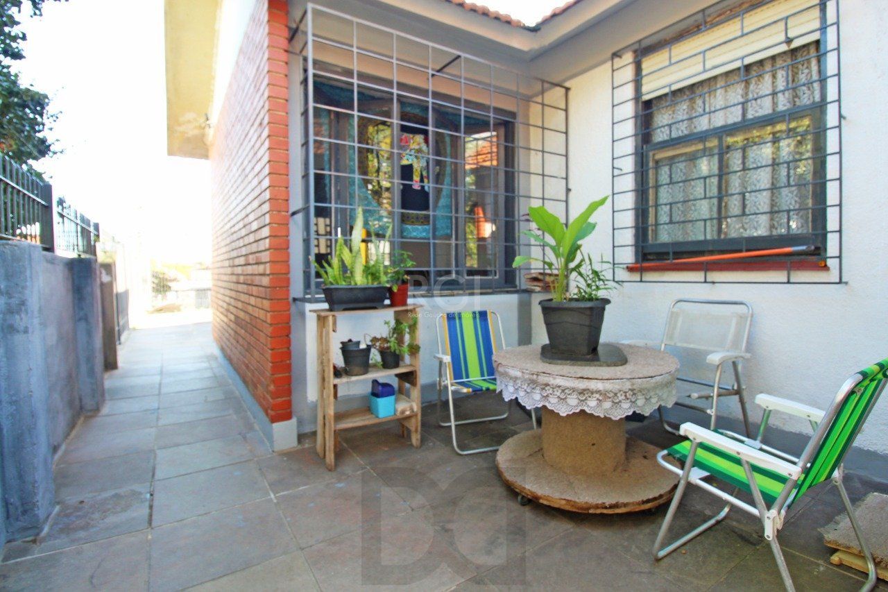 Casa 5 dormitórios, 1 suíte, 2 vagas de garagem, no bairro Camaquã, Poa/RS. — foto 6