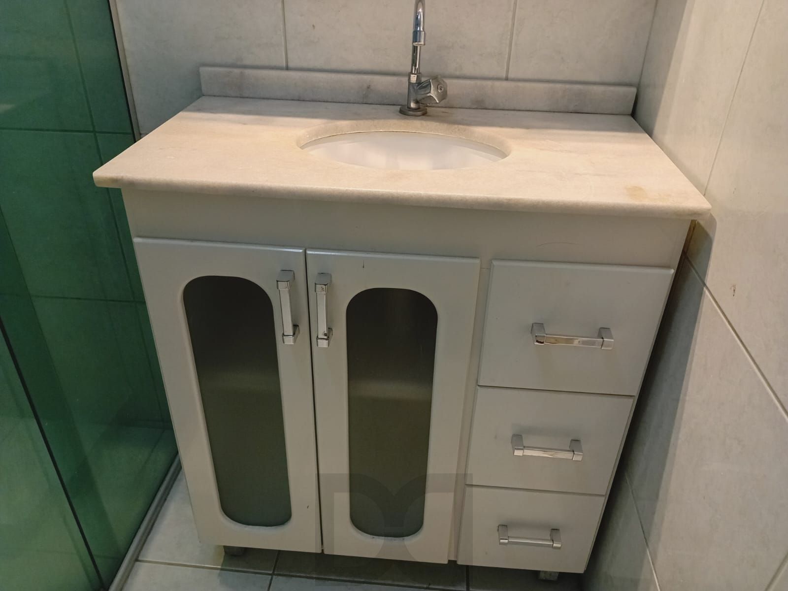 Apartamento 3 dormitórios, frente, sacada no bairro Santana - Porto Alegre - RS — foto 24