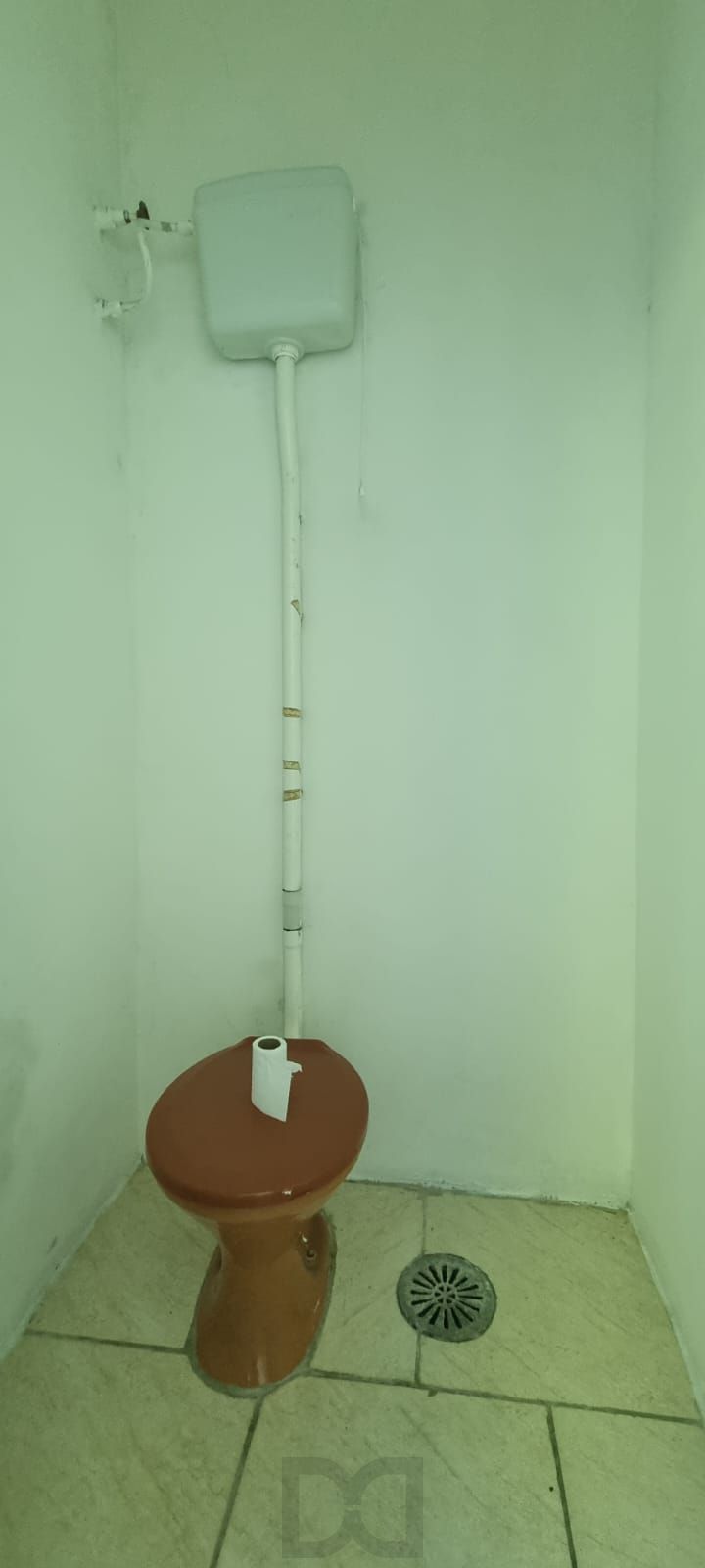 Lavabo 1,05 x 1,18 = 1,24m²