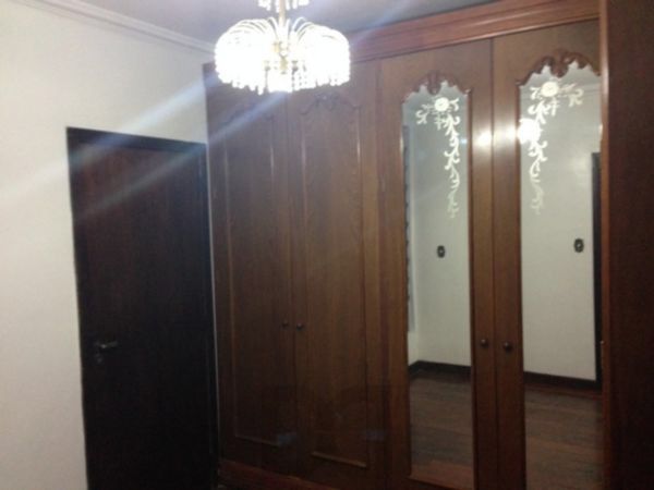 Mansão com 05 Quartos no Bairro Partenon — foto 23