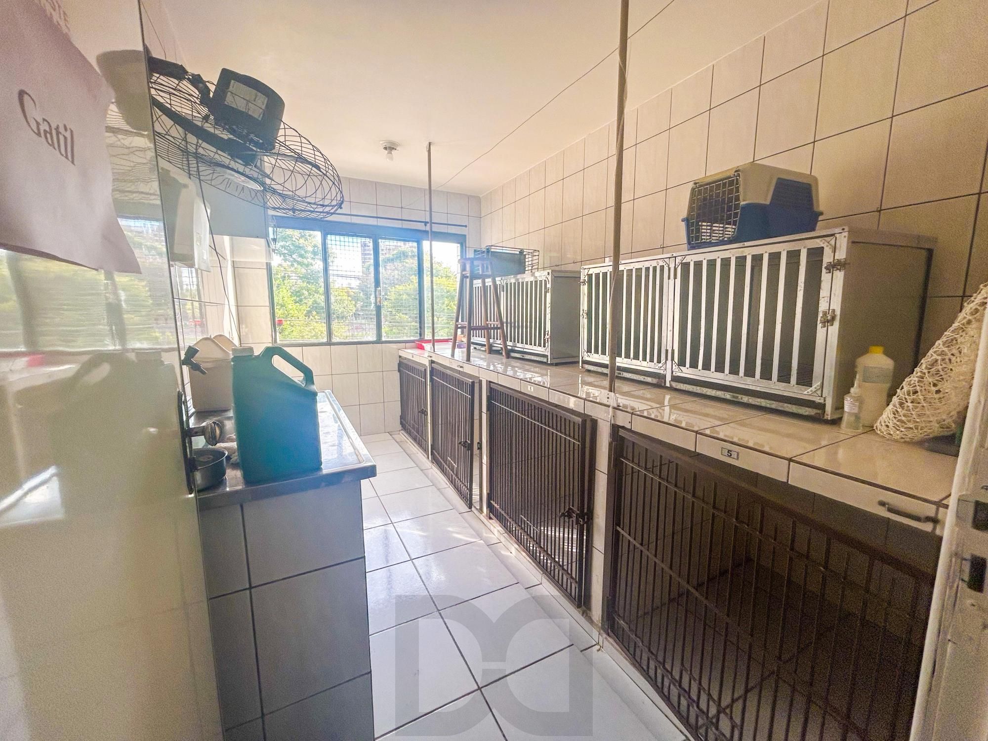 Ponto Comercial no Bairro Menino Deus. — foto 36