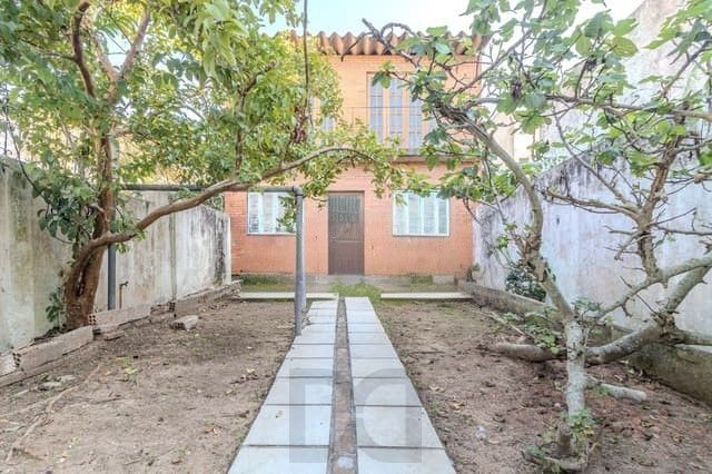 Casa com 04 quartos no Bairro : Partenon em Porto Alegre/RS — foto 3