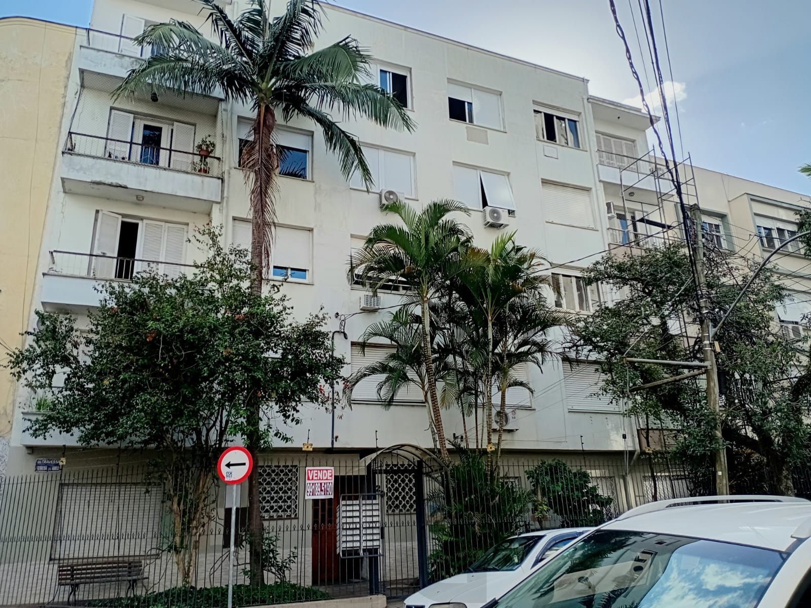 Apartamento 3 dormitórios, frente, sacada no bairro Santana - Porto Alegre - RS — foto 33