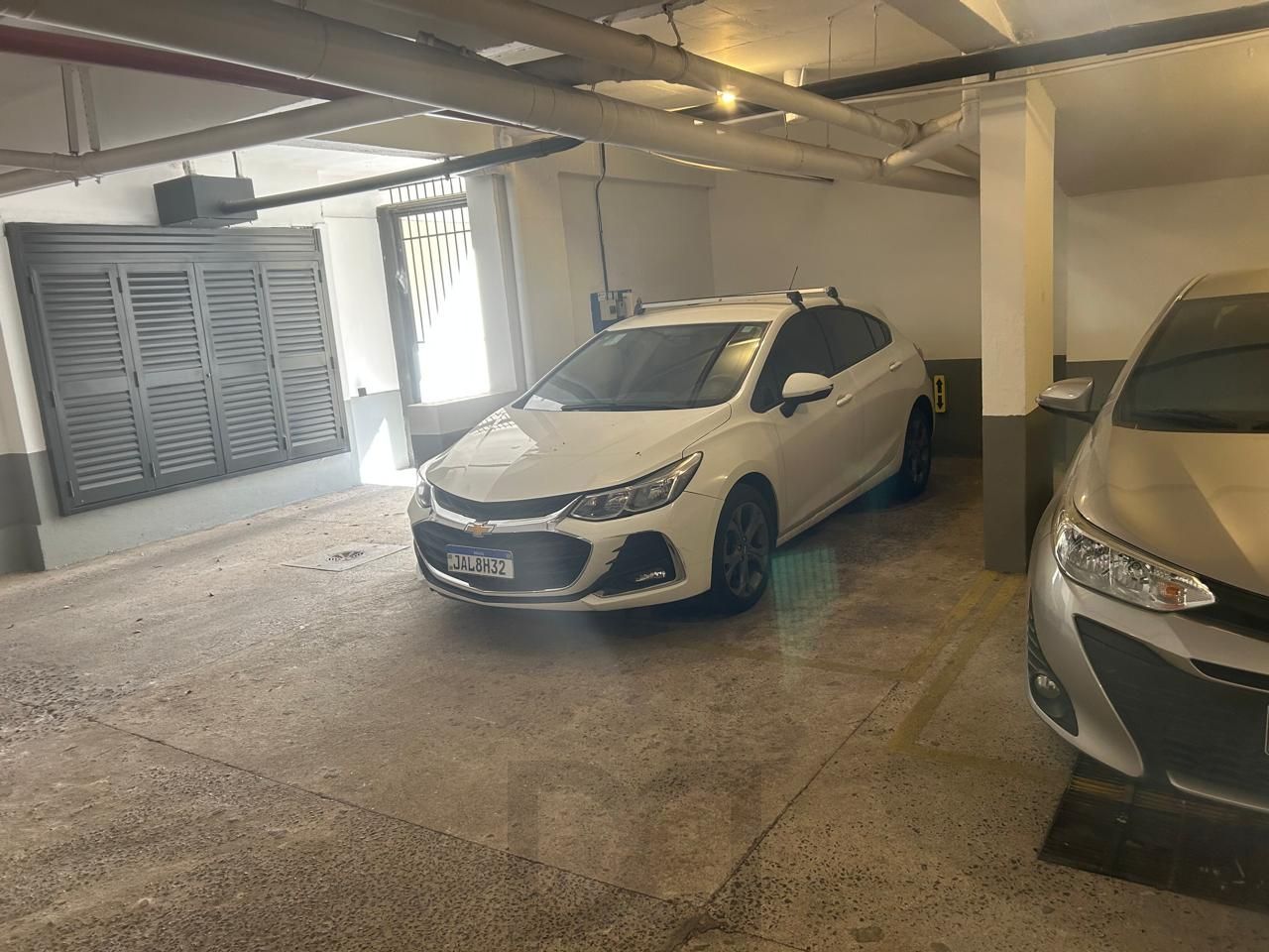 Sala com vaga coberta no bairro Petrópolis em Porto Alegre RS — foto 15