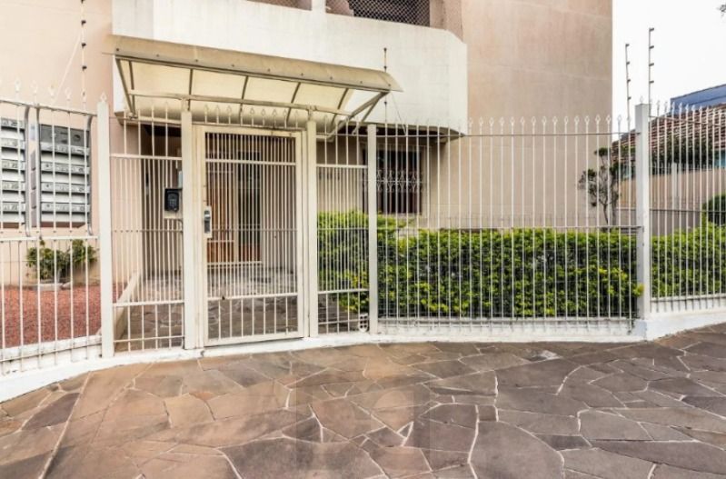 APARTAMENTO DE 1 DORMITÓRIO, CHURRASQUEIRA E 1 VAGA DE GARAGEM, BAIRRO SANTO ANTONIO EM PORTO ALEGRE — foto 13
