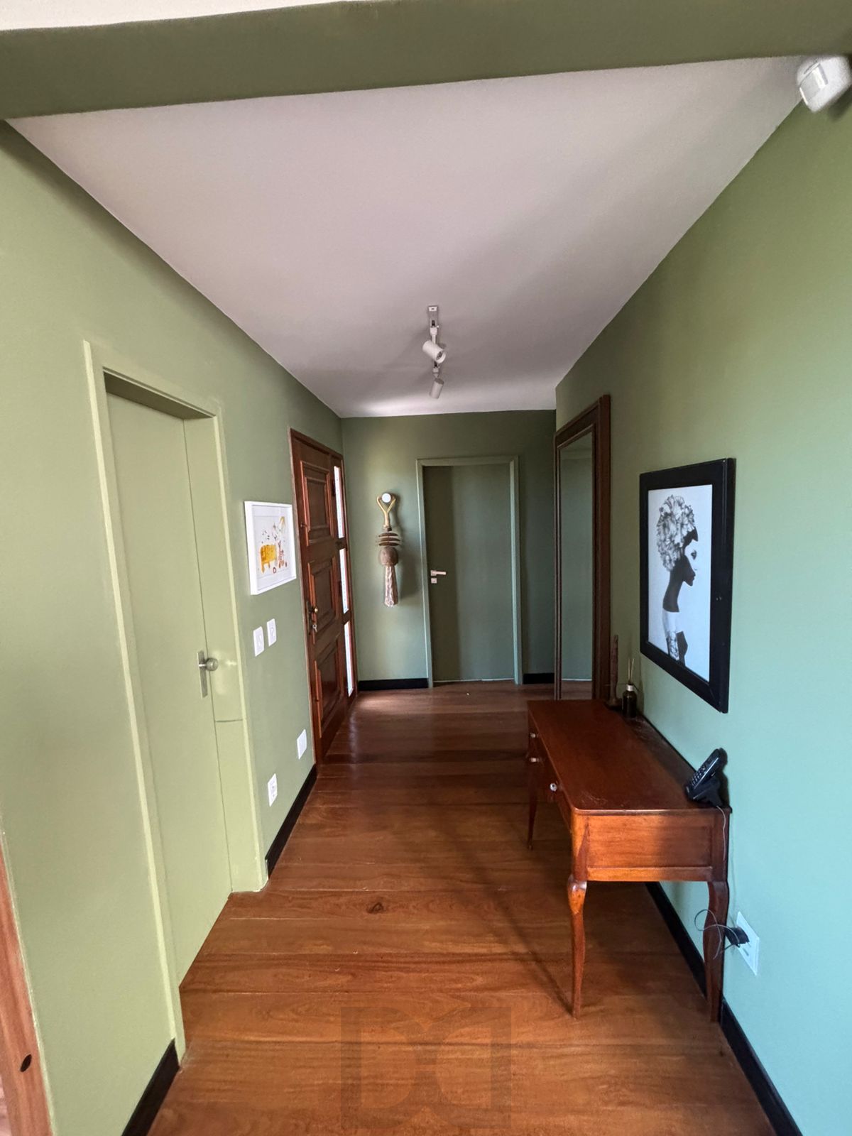 Casa 4 dormitórios, 1 suíte, 03 vagas, Bairro Três Figueiras, Porto Alegre. — foto 27