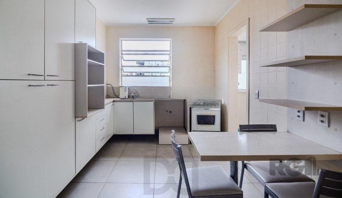 Apartamento 3 dormitórios com suite, de 133m2 no bairro Sao Joao. — foto 8