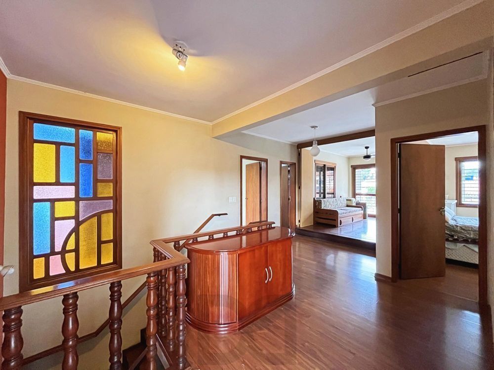 Casa semimobiliada com 5 dormitórios, piscina e 3 vagas no Camaquã Porto Alegre — foto 3