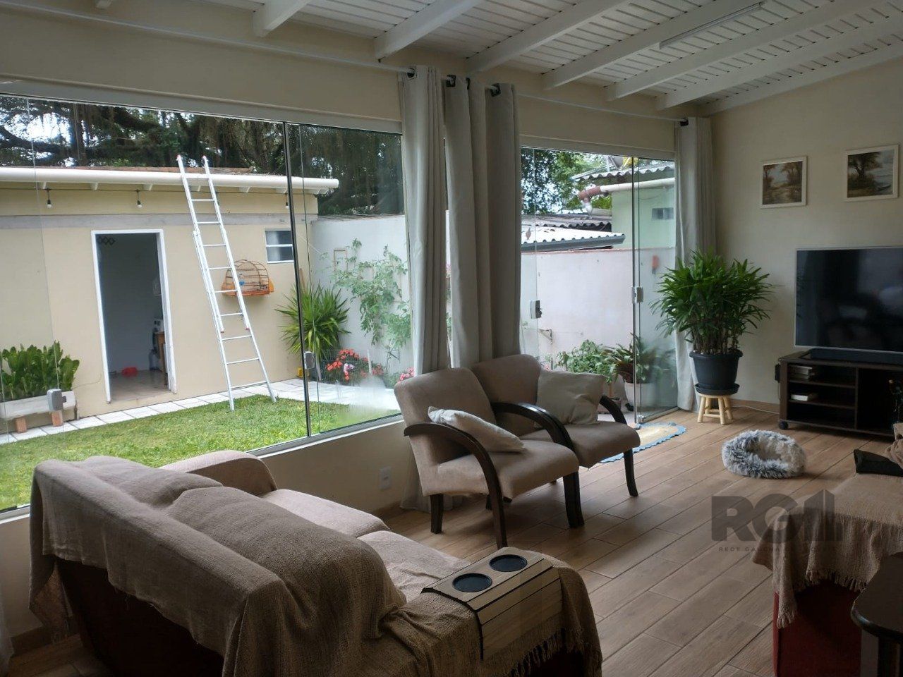 Casa de 155m² com 2 quartos, suíte, 2 vagas, no bairro Jardim Europa, Poa/RS — foto 1