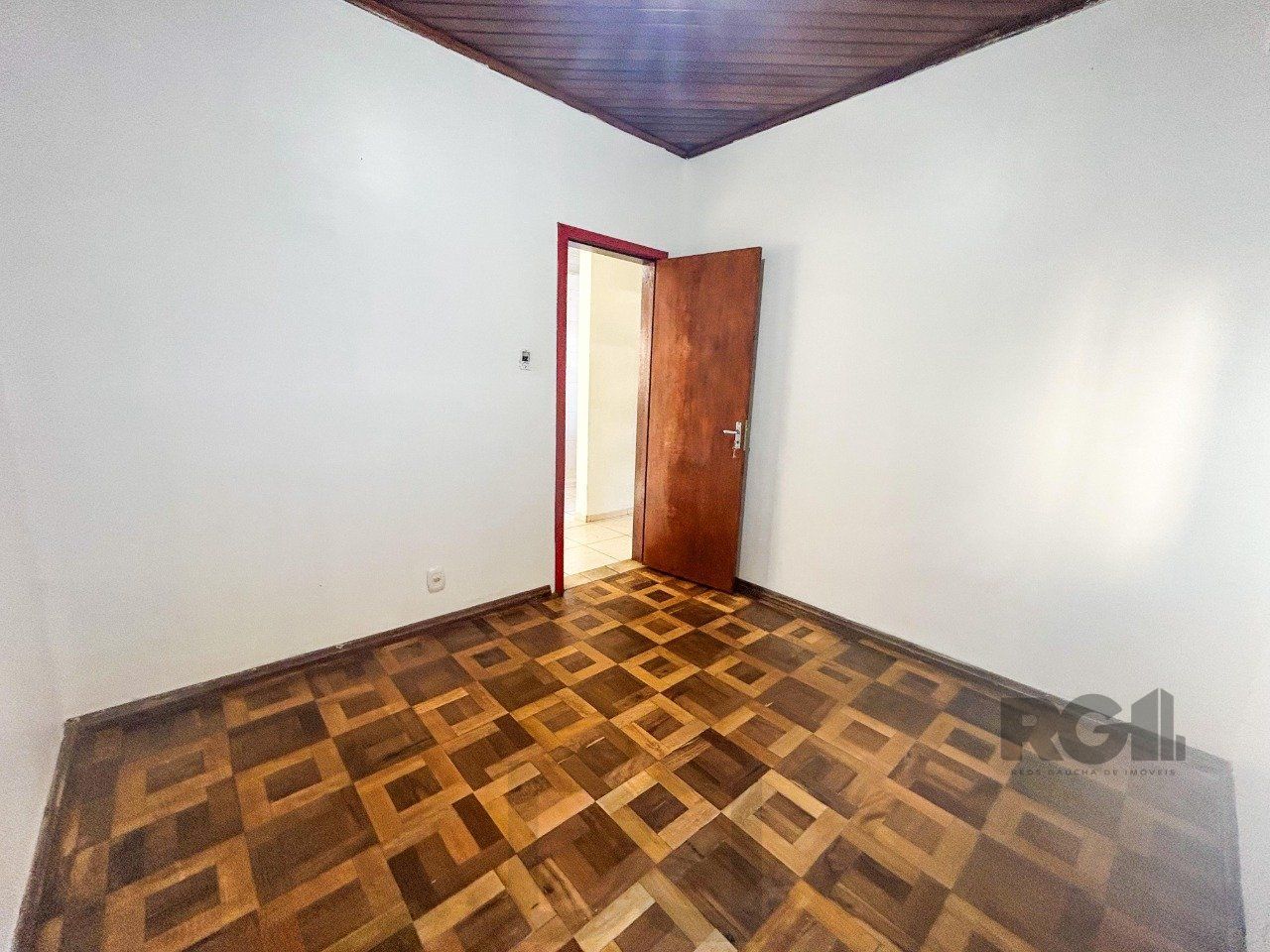 Casa 03 quartos, peças amplas, 03 dormitórios, salão de festas -3 vagas - Cavalhada — foto 16
