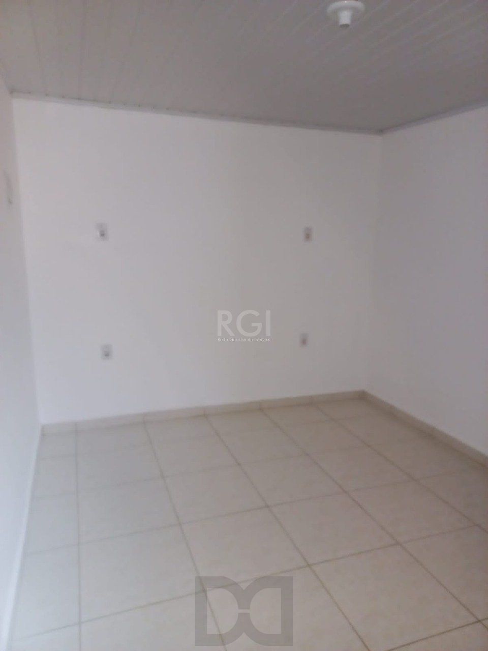 Duas casas no mesmo terreno no bairro Rubem Berta — foto 21