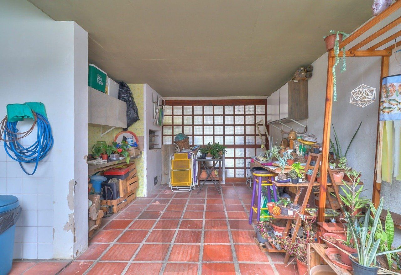 Casa a venda composta de 4 dormitórios no bairro Jardim Isabel em Porto Alegre — foto 30