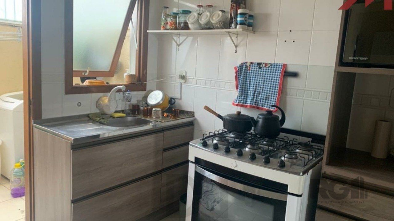 Sobrado em Trmandai com 2 suirtes, 2 banheiros, 1 vaga, churrasqueira e varanda. — foto 6
