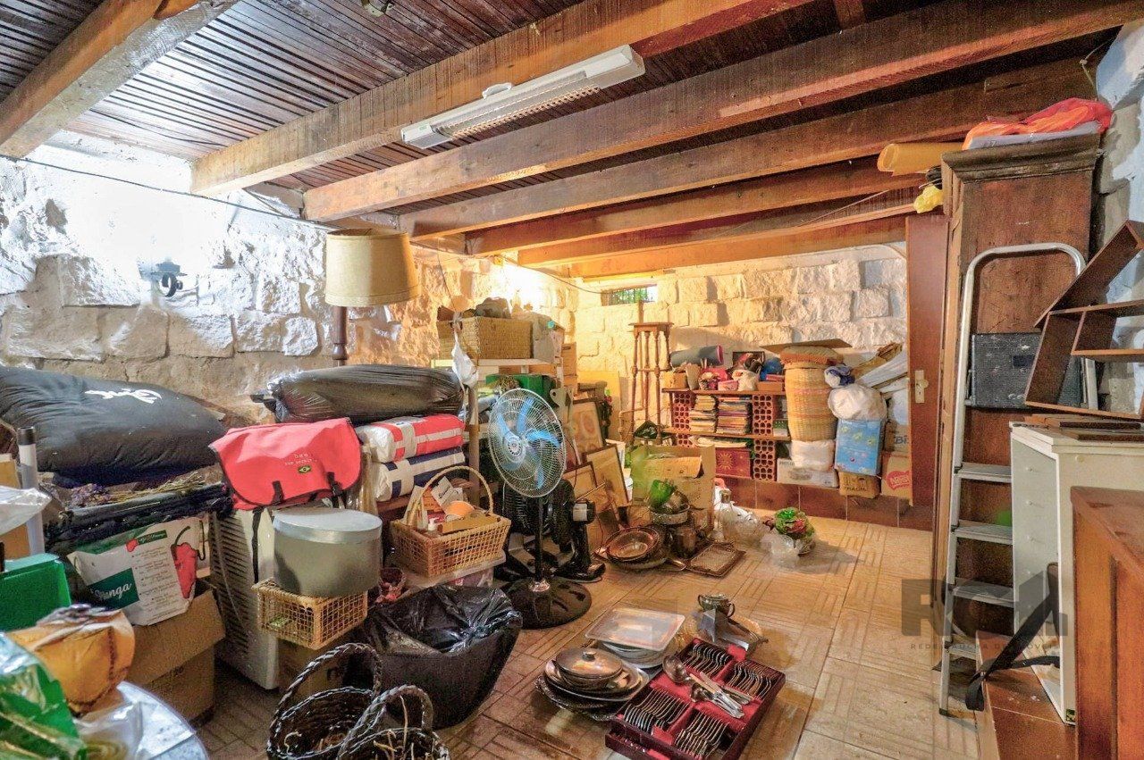 Casa a venda composta de 4 dormitórios no bairro Jardim Isabel em Porto Alegre — foto 48