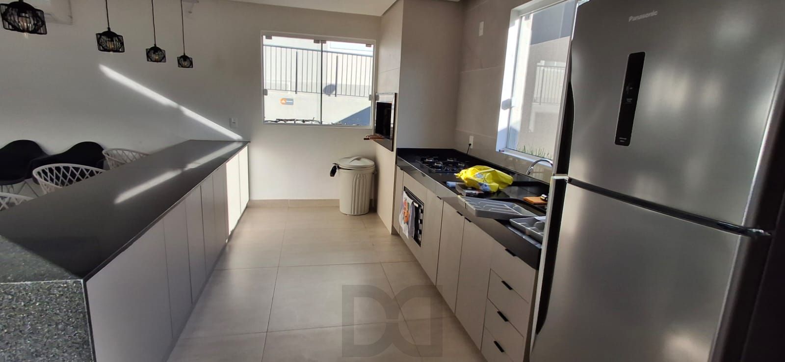 Apartamento 2 dormitórios, suíte, sacada com churrasqueira, 1 vaga, Jardim Itu, Porto Alegre — foto 3