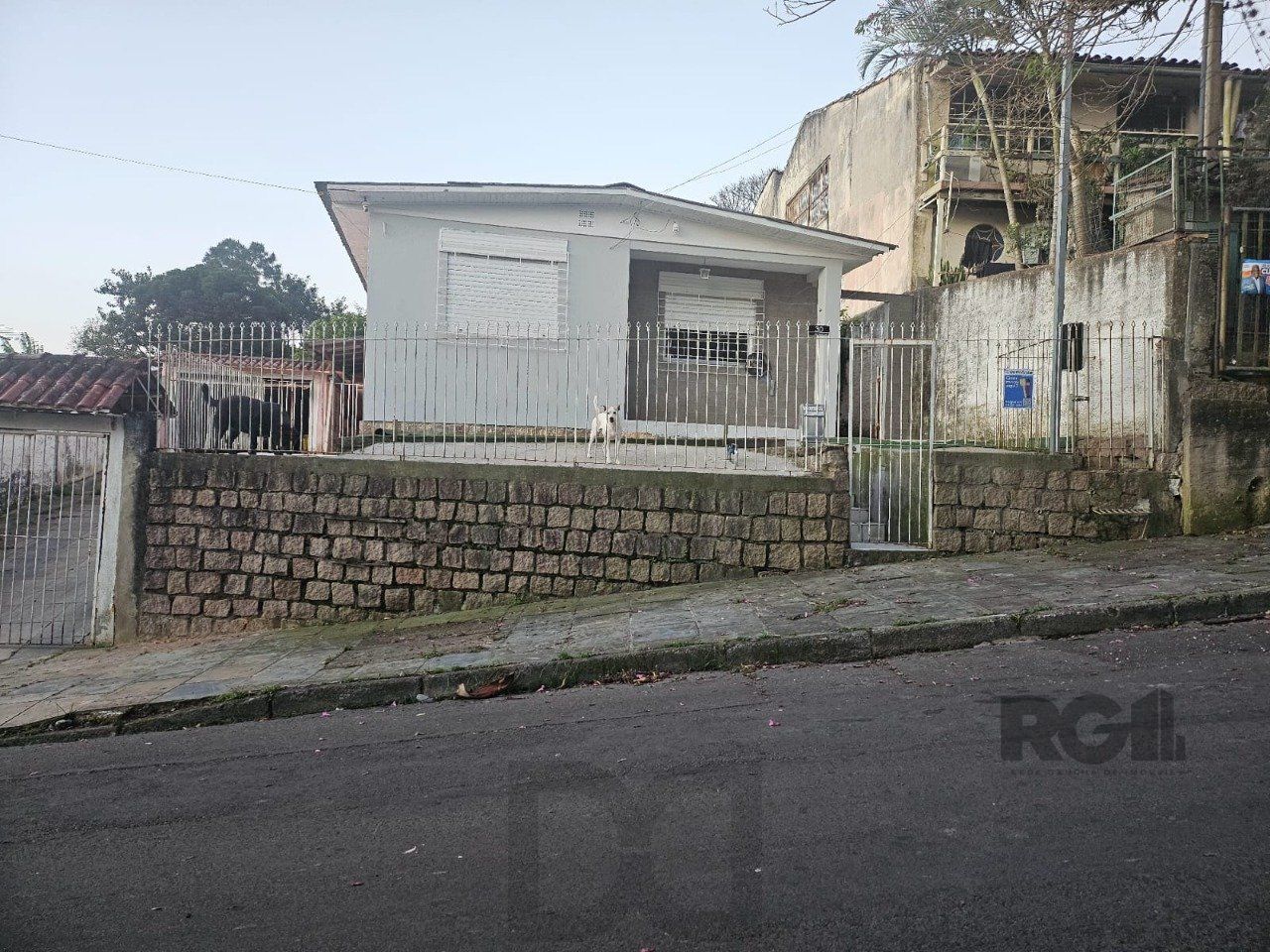 Terreno com casa com 3 quartos, vaga de garagem, no bairro Ipanema, Porto Alegre/RS — foto 4