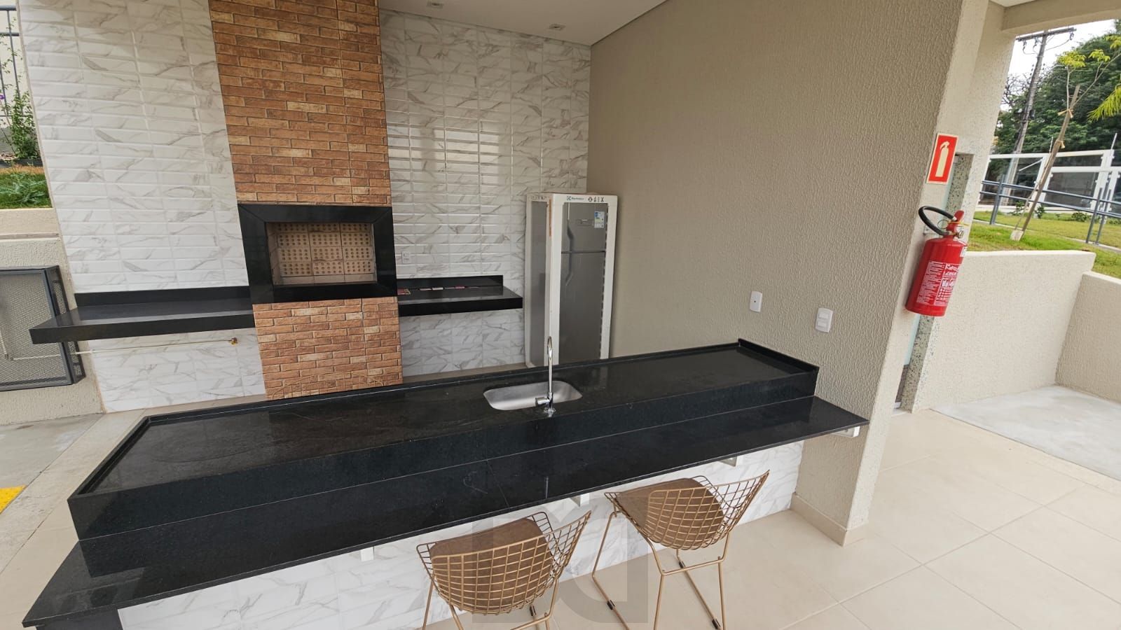 Apartamento 2 dormitórios , suíte , sacada com churrasqueira , 1 vaga de garagem coberta ! — foto 19