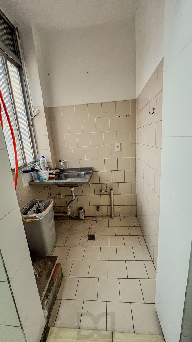 Apartamento com 02 quartos e 01 vaga, no Bairro Navegantes em Porto Alegre — foto 29