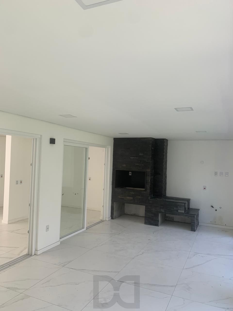 Casa com 3 dormitórios e suíte à Venda no Bairro Medianeira - Porto Alegre/RS — foto 3