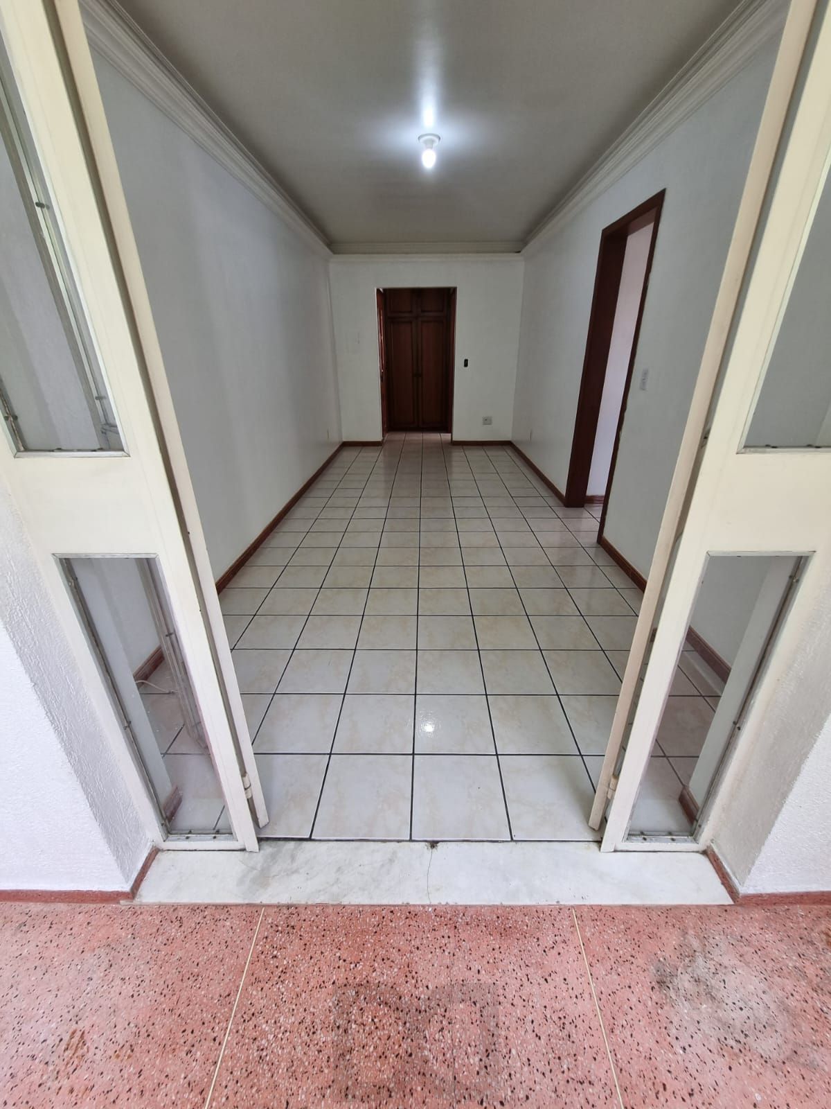 APARTAMENTO 2 DORMITÓRIOS – ÓTIMO ESTADO | LOCALIZAÇÃO PRIVILEGIADA — foto 8