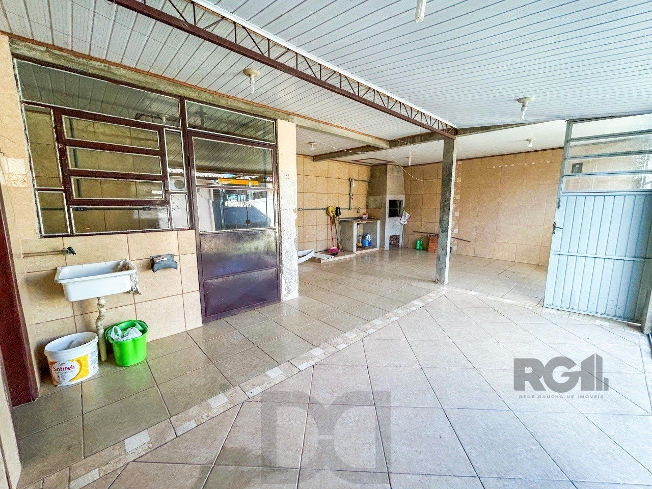 Casa 03 quartos, peças amplas, 03 dormitórios, salão de festas -3 vagas - Cavalhada — foto 32