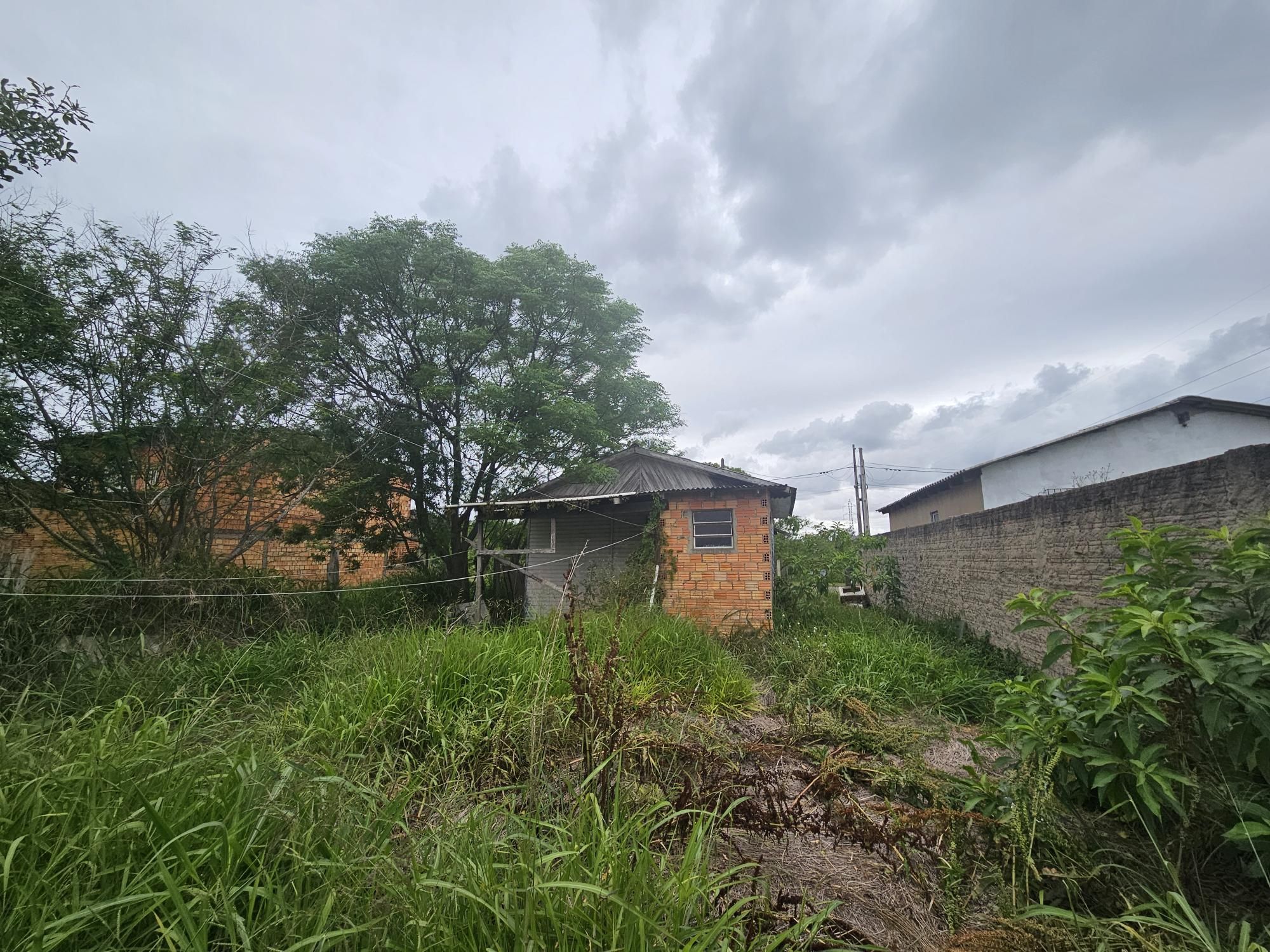 Terreno plano com Casa em Madeira 2d, 1Banh, Restinga, Porto Alegre — foto 14