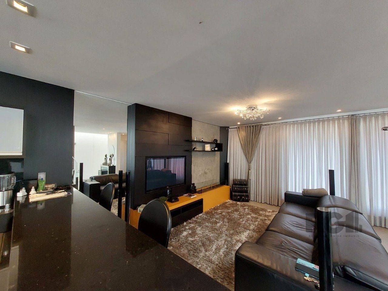 Casa para Venda - 296m², 3 dormitórios, sendo 1 suites, 3 vagas - Vila Nova, Poa — foto 2