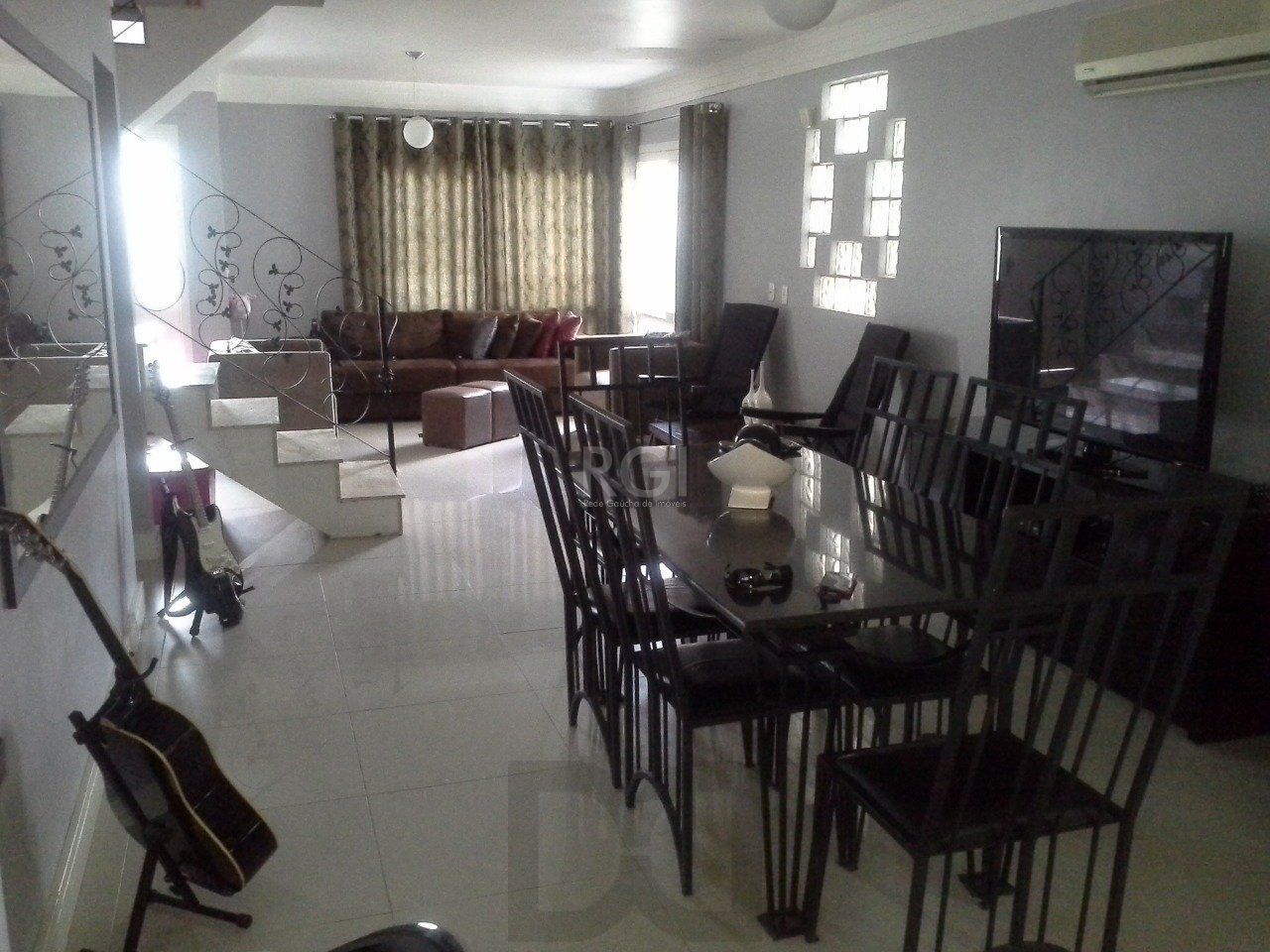 Casa para Venda - 272m², 3 dormitórios, sendo 1 suítes, 2 vagas - Hípica — foto 4