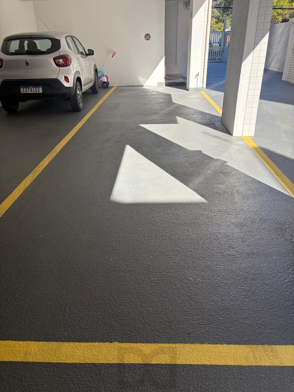Apartamento à venda no Bairro Tristeza – Mobiliado. Lindo apartamento de 3 dormitórios, transformado em 2 dormitorios, sendo 1 suíte, com excelente distribuição dos ambientes. — foto 15
