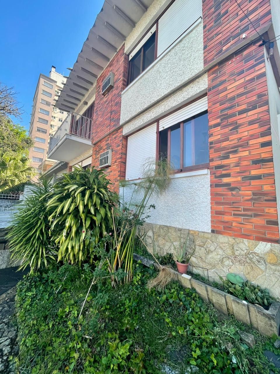 Sobrado Com 4 dormitórios, 1 suíte e 228M² no Bairro Petrópolis -Porto Alegre — foto 1