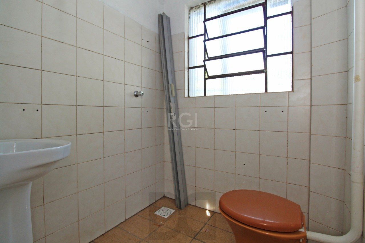 Casa 5 dormitórios, 1 suíte, 2 vagas de garagem, no bairro Camaquã, Poa/RS. — foto 36
