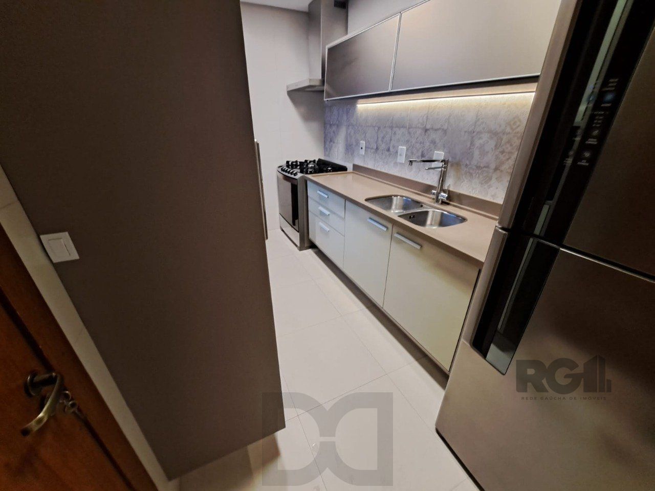 Casa em Condomínio com 03 quartos e 02 vagas no Bairro Nonoai — foto 22