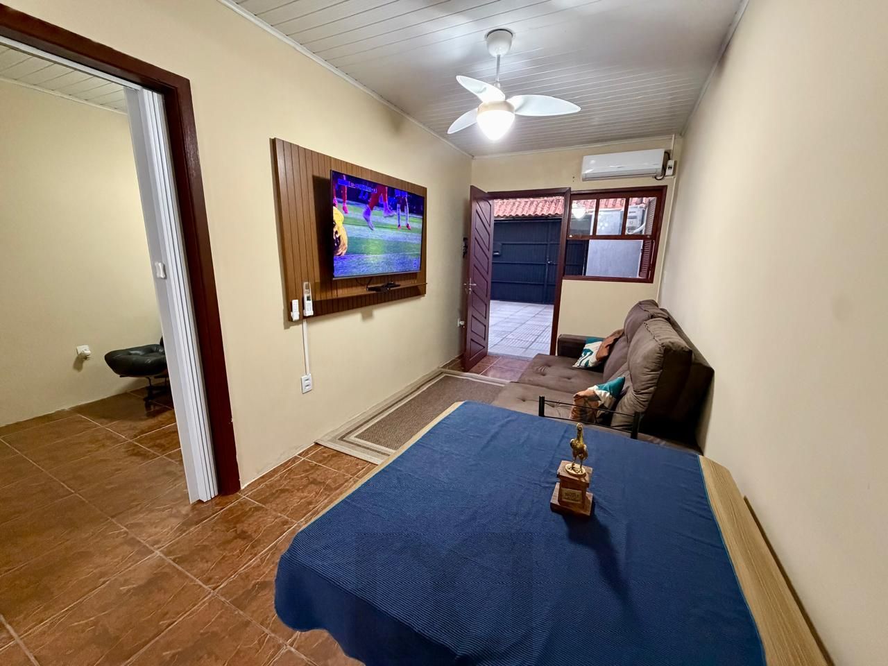 Casa mobiliada dois dormitórios e vaga no bairro Hipica. — foto 8