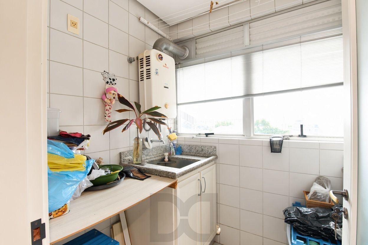 Apartamento 2 Quartos sendo com suíte Bairro Floresta Porto Alegre — foto 17