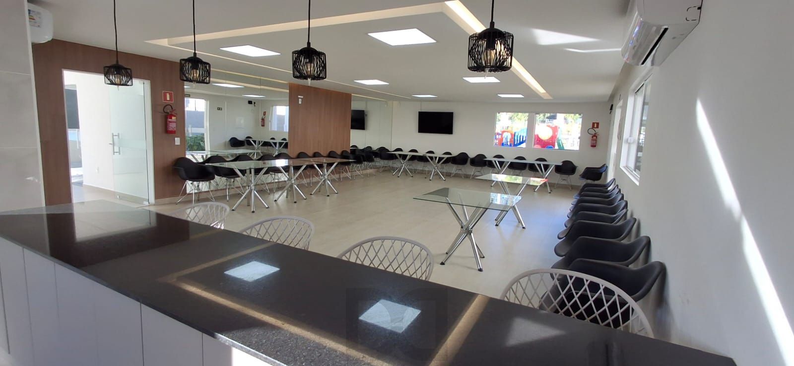 Apartamento 2 dormitórios, suíte, sacada com churrasqueira, 1 vaga, Jardim Itu, Porto Alegre — foto 13
