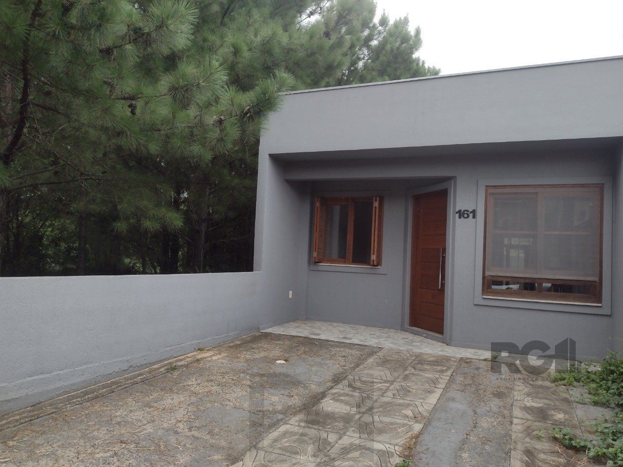 CASA TÉRREA - 2 DORMITÓRIOS, ÁREA COBERTA COM CHURRASQUEIRA , TERRAÇO - 02 VAGAS — foto 3