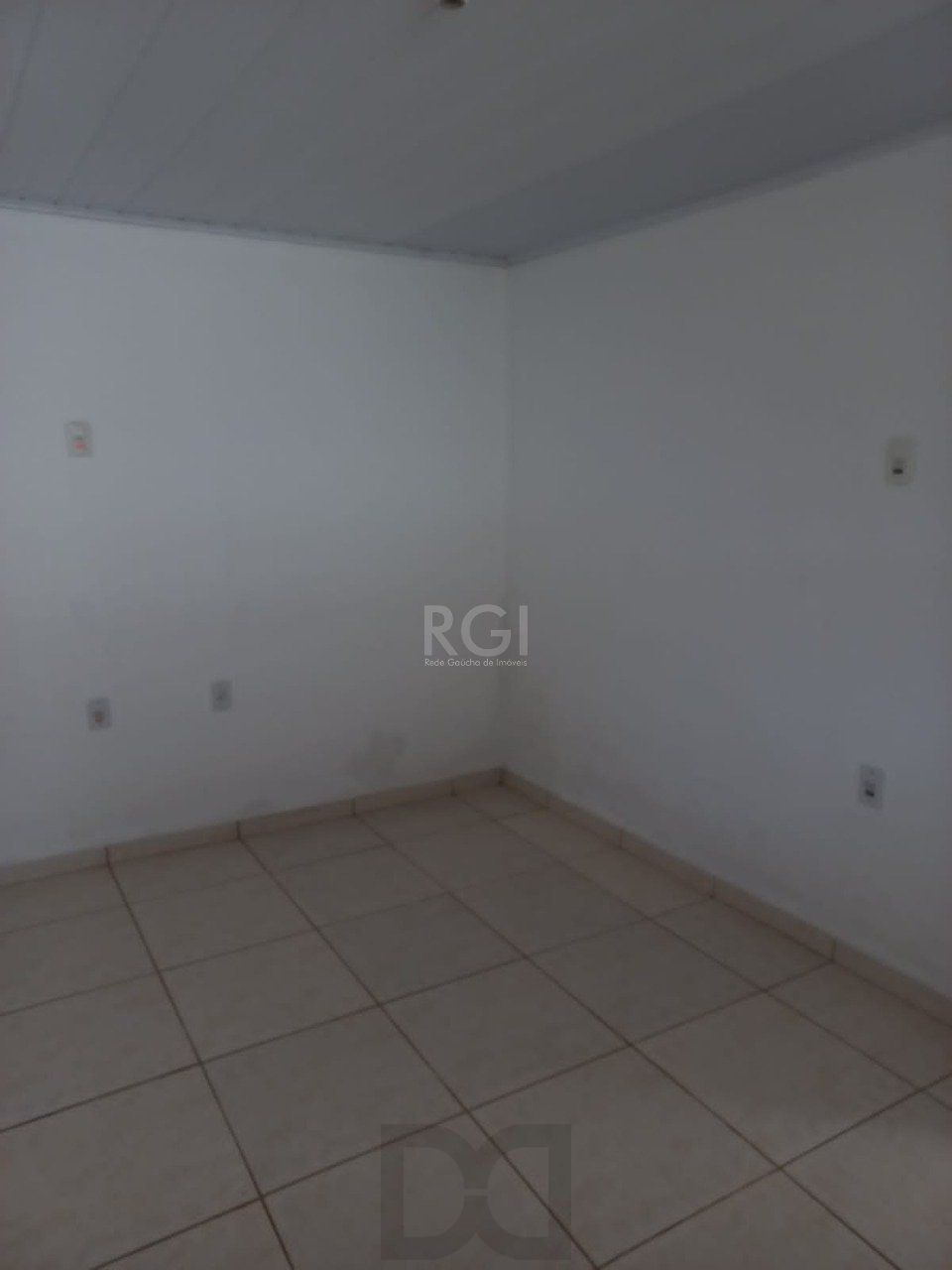 Duas casas no mesmo terreno no bairro Rubem Berta — foto 12