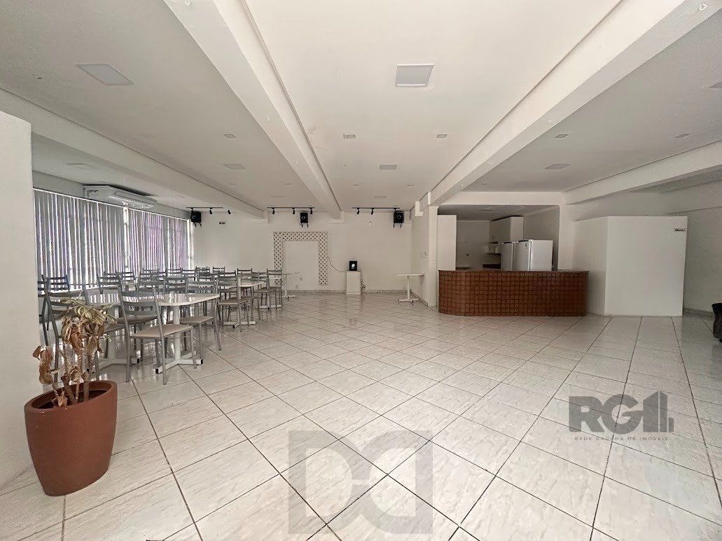 Apartamento a venda, dois dormitórios mobiliado no bairro Cristal. — foto 47