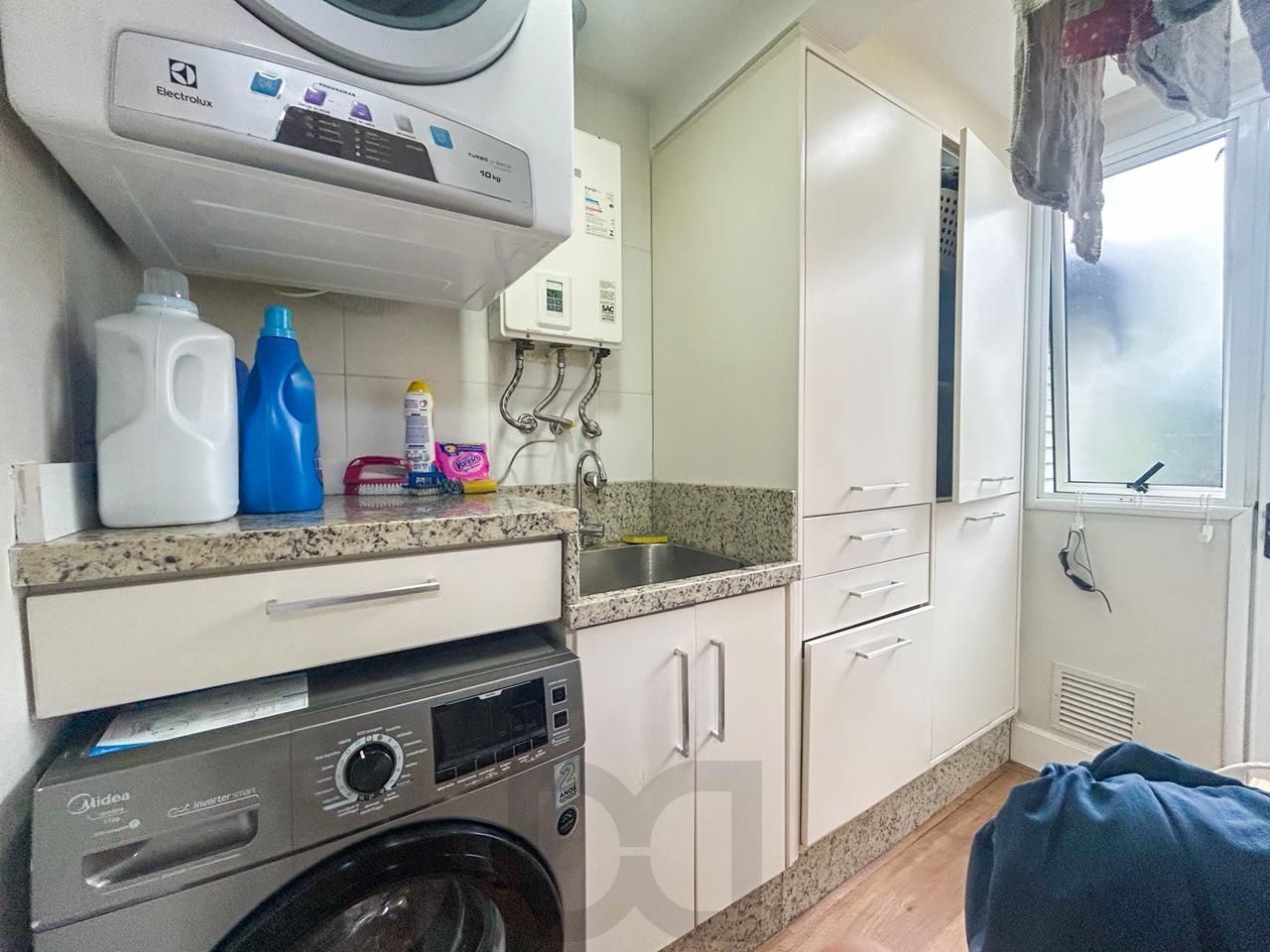 Casa em Condomínio com 03 quartos, 01 suíte e 02 vagas cobertas - Teresópolis — foto 4
