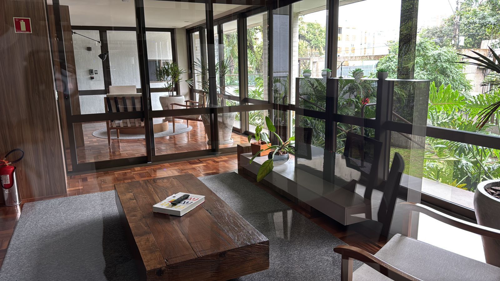 Apartamento de 2 dormitórios 2 suítes , vaga dupla coberta escriturada ! — foto 47