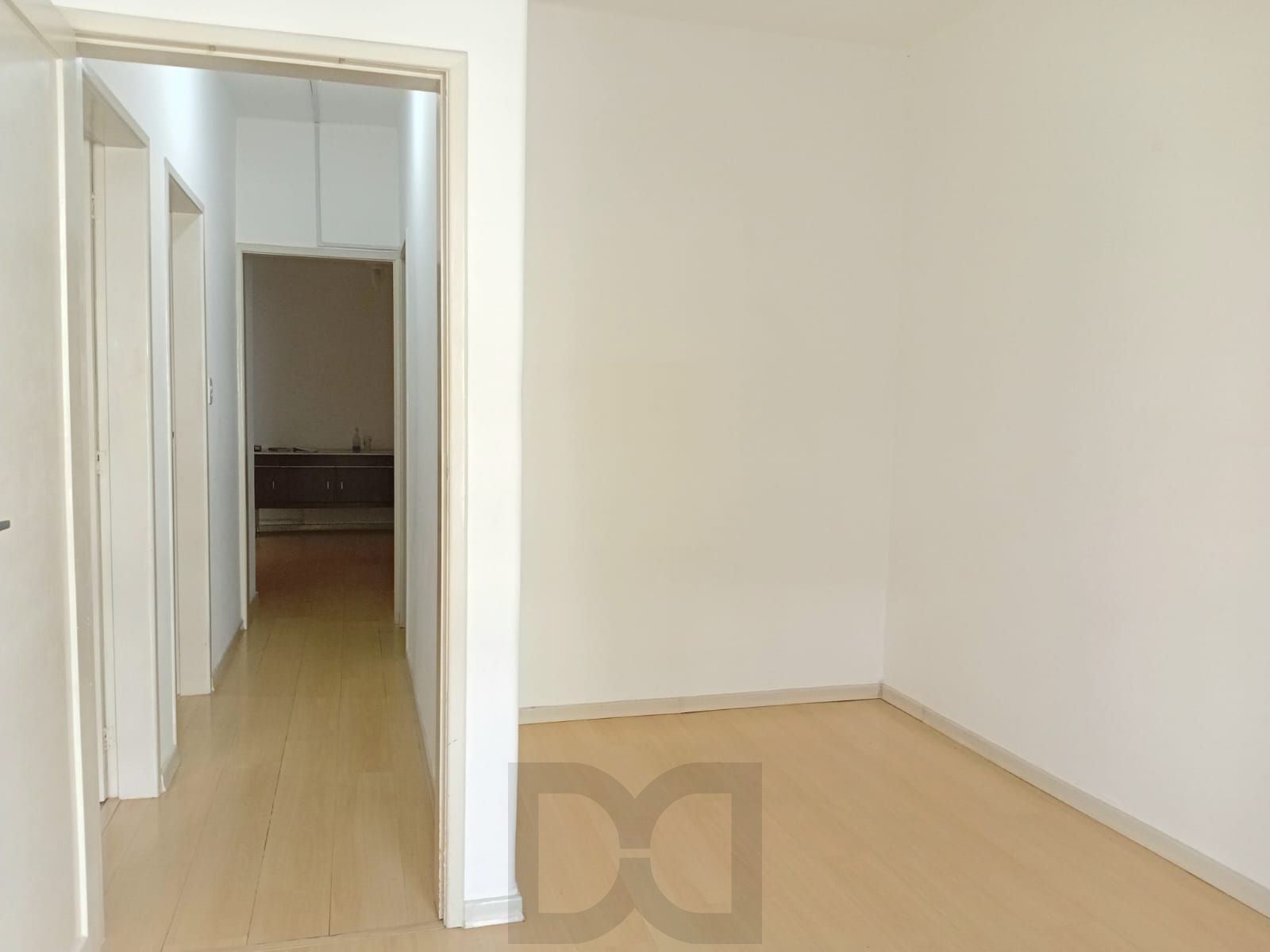 Apartamento 3 dormitórios, frente, sacada no bairro Santana - Porto Alegre - RS — foto 15