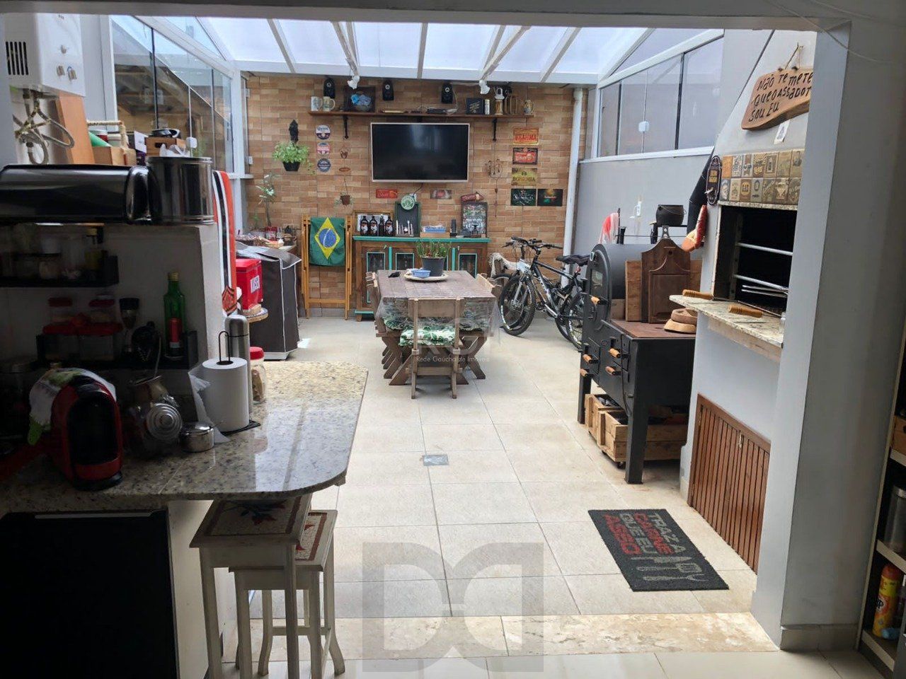 Casa com 3 dormitórios 2 suítes, área gourmet, vaga de estacionamento, Guarujá, Porto Alegre RS — foto 13