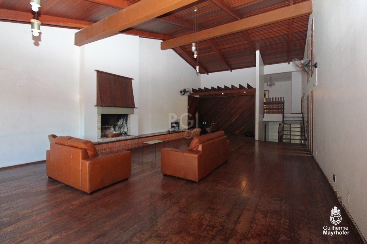 Casa para Venda - 526.64m², 4 dormitórios, sendo 2 suites, 4 vagas - Teresópolis — foto 4