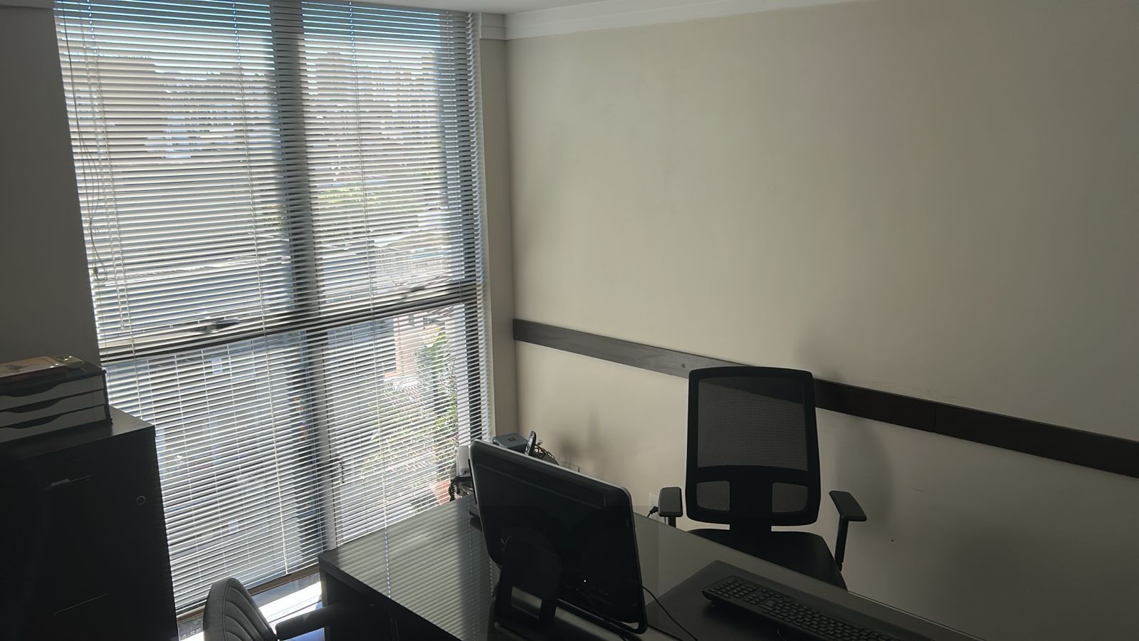 Sala com vaga coberta no bairro Petrópolis em Porto Alegre RS — foto 7