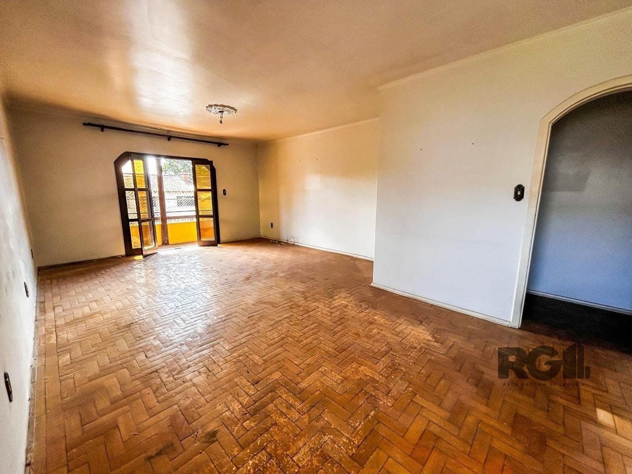 Casa com 2 salas comerciais, 3 quartos, vaga de garagem churrasqueira, suíte, no bairro Cavalhada, Porto Alegre/RS — foto 3