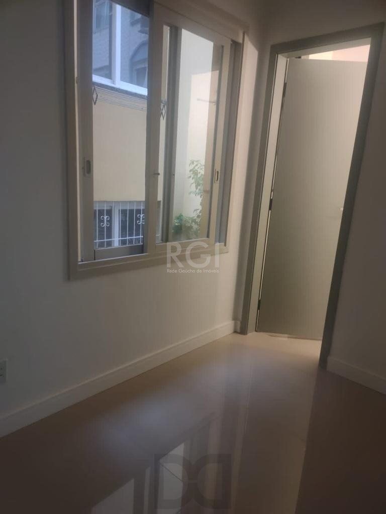 Apartamento - 73.19m², 3 Quartos, sendo 1 suites, Mont Serrat, Porto Alegre/RS — foto 4
