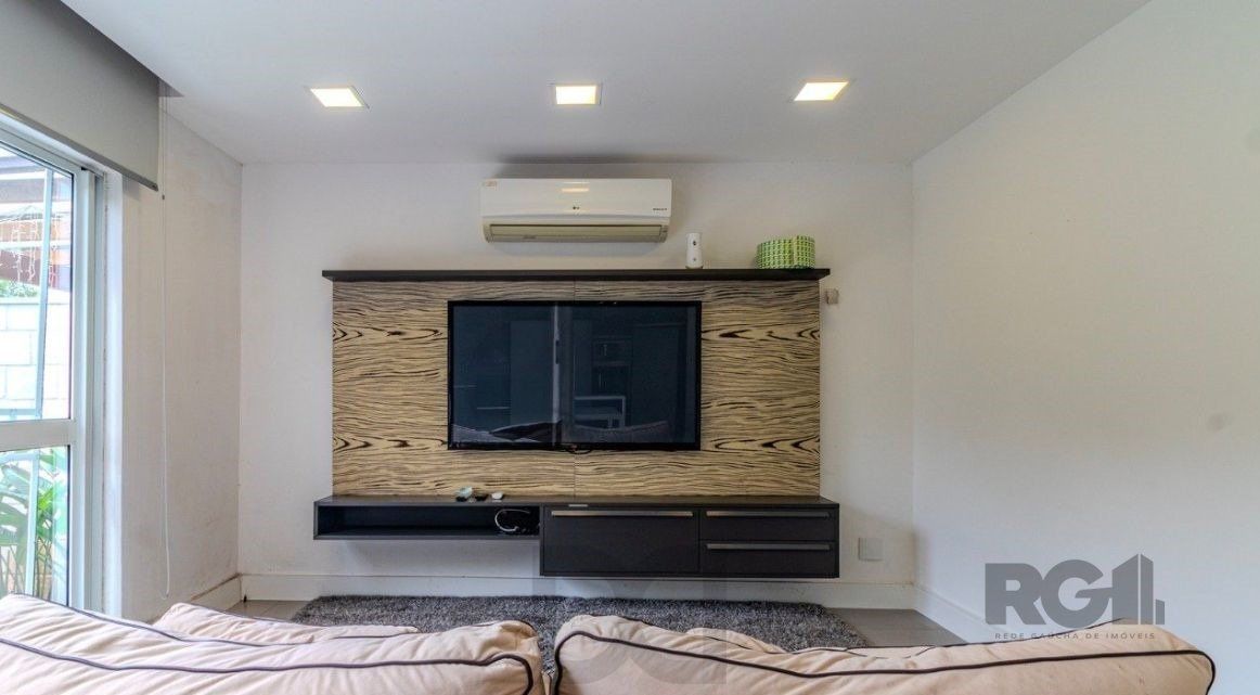 Casa em Condomínio com 04 Quartos - 4 vagas, 200,36 m² de área privativa - LOMBA DO PINHEIRO — foto 2